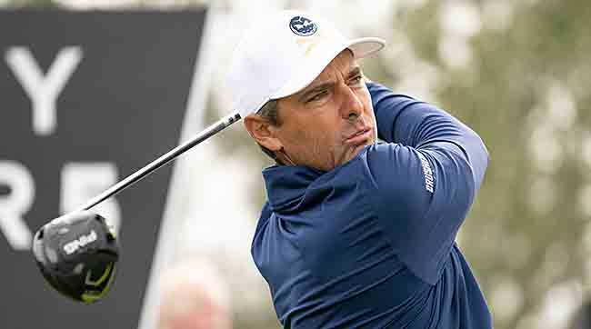Charles Howell III hits a tee shot at the 2023 LIV Golf Tucson event.